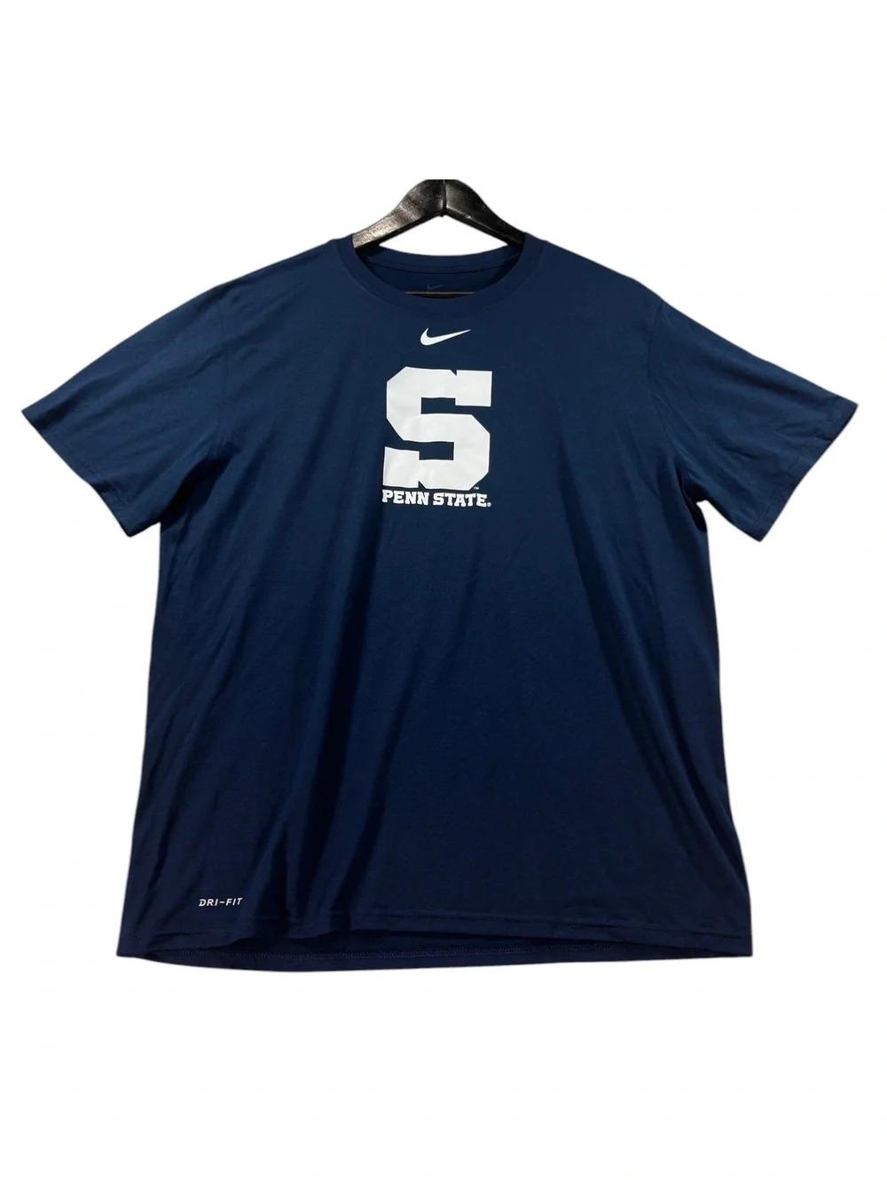 Nike Penn State Nittany Lions tee in men’s XL.